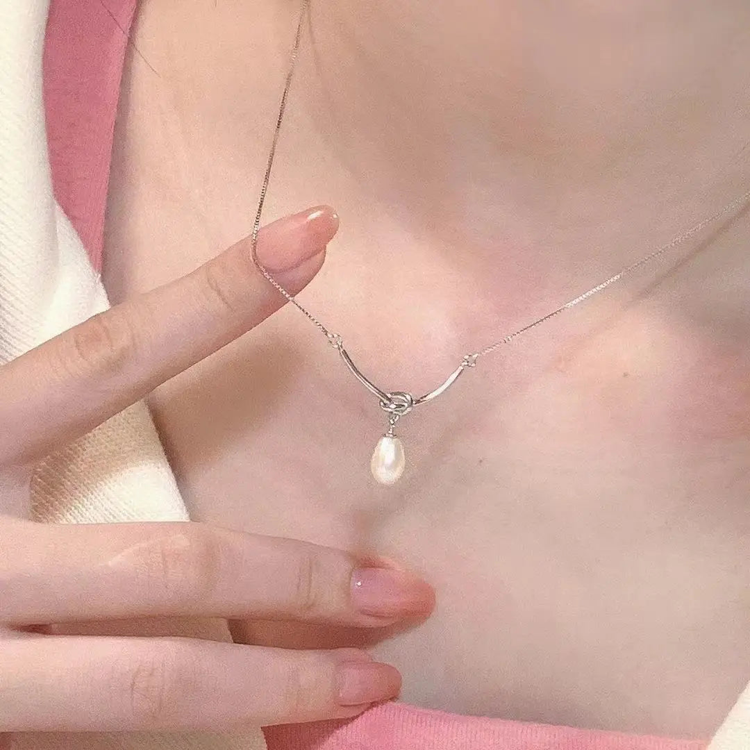 Light Luxury Minimalist Versatile Necklace Women's Fashionable Trendy Accessories Exquisite Ethereal Niche Collarbone Chain