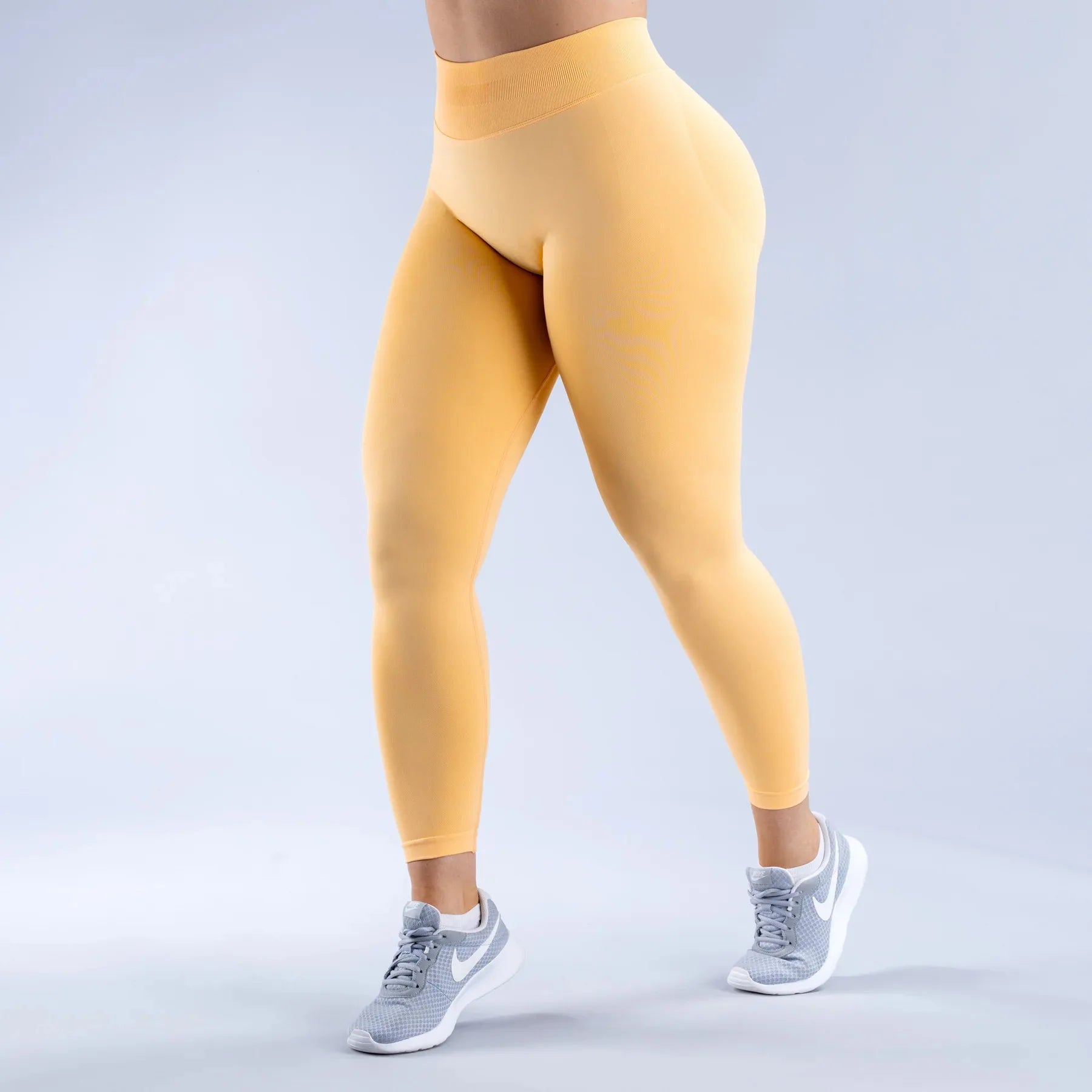 Seamless Yoga Leggings Women Three Waist Pleats Sports Fitness Trousers Sexy Hip Liftting Lowed-waist Fashionable Leggings