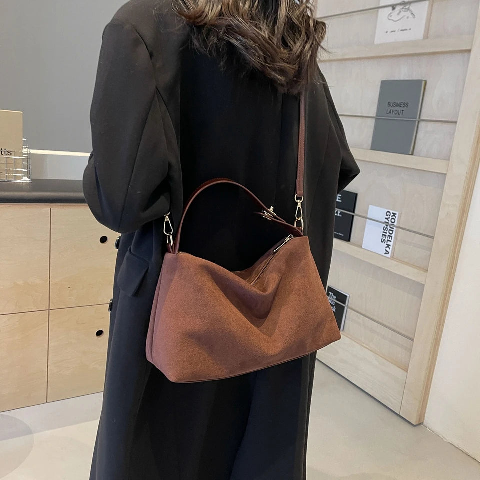Advanced Retro Bag for Women's 2025 New Textured Frosted Shoulder Bag with Small Capacity Crossbody Commuting Tote Bag Summer