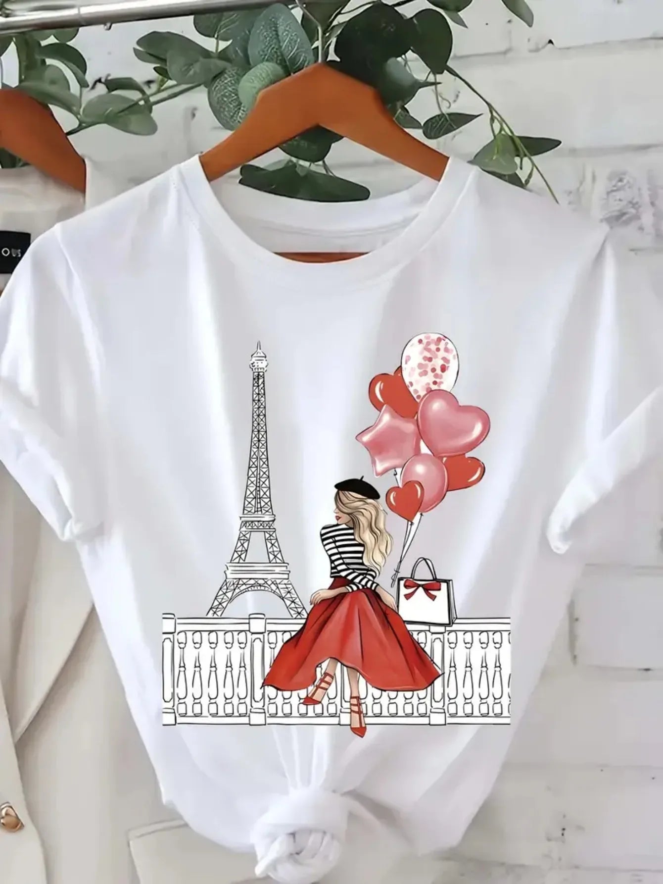 Women's Parisian Graphic Print White Tee with Eiffel Tower for Casual Everyday Valentine's Day Outfits  Aesthetic Clothes