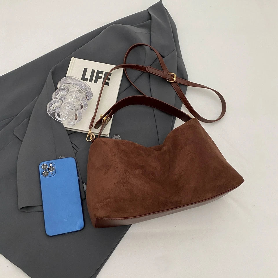 Advanced Retro Bag for Women's 2025 New Textured Frosted Shoulder Bag with Small Capacity Crossbody Commuting Tote Bag Summer