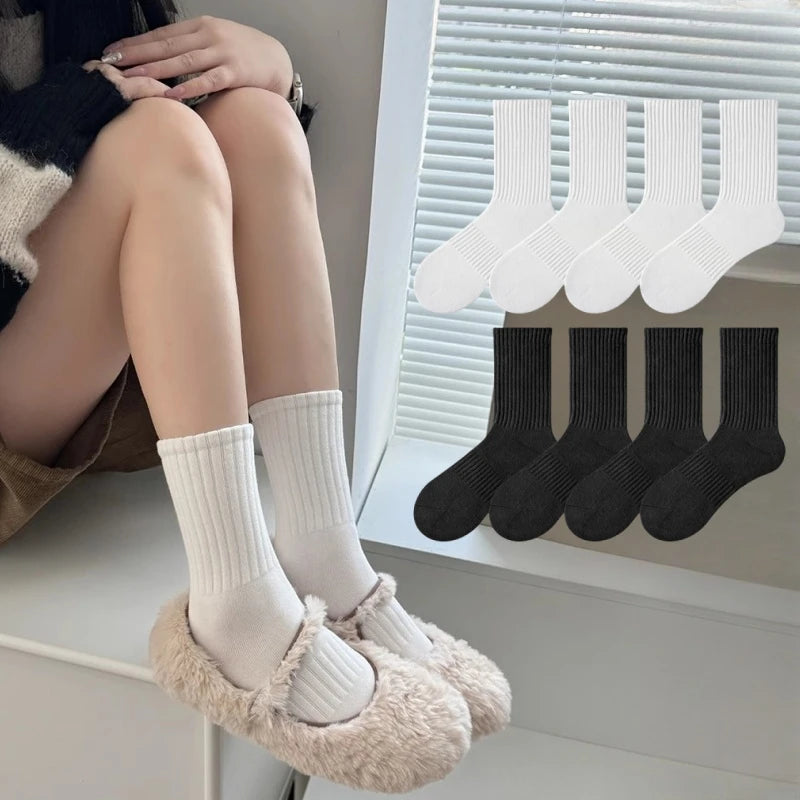 8/4 Pairs of Fashionable Classic Women's Mid-Calf Socks, Black and White Sports Socks, Suitable for Both Men and Women, Large Size Women's Socks: Size 36-43, Soft and Breathable for Spring, Summer, and Autumn, Simple Style, S